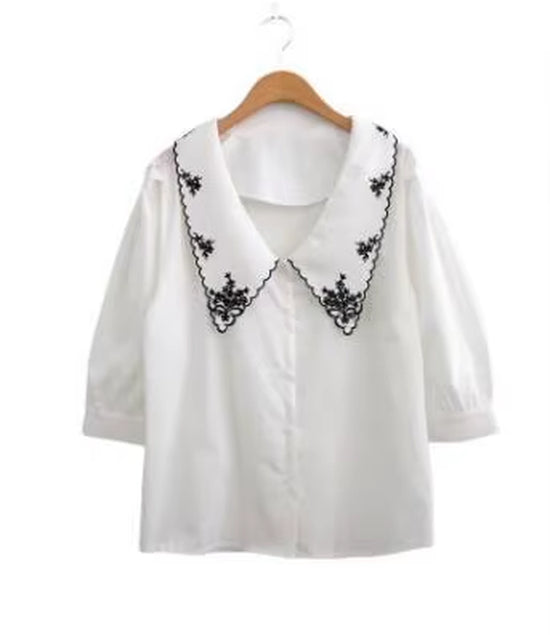 South Korea Cute Sweet Embroidery Tops Hot Sales Women  Preppy Style Date Girls Vintage Black White Shirts Blouse 4815